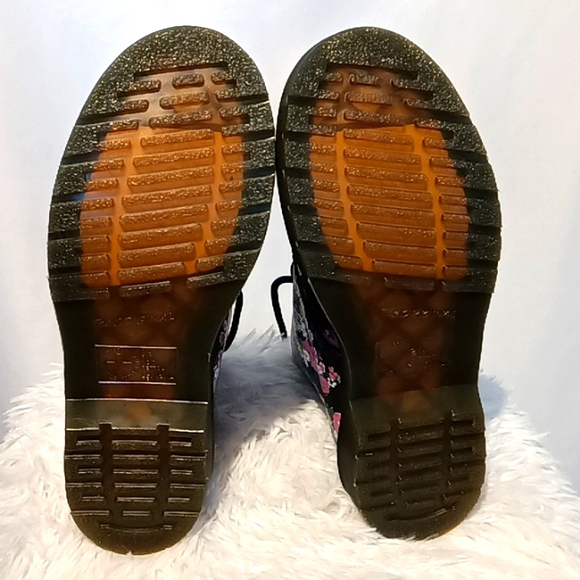 DR. Martens Floral Boots Air Wait With Bouncing Soles👢🌺💮🌸🪻 - Picture 15 of 17
